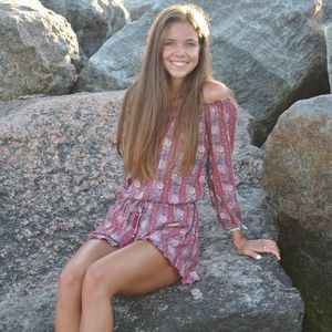 Meet your Posher, Chloe